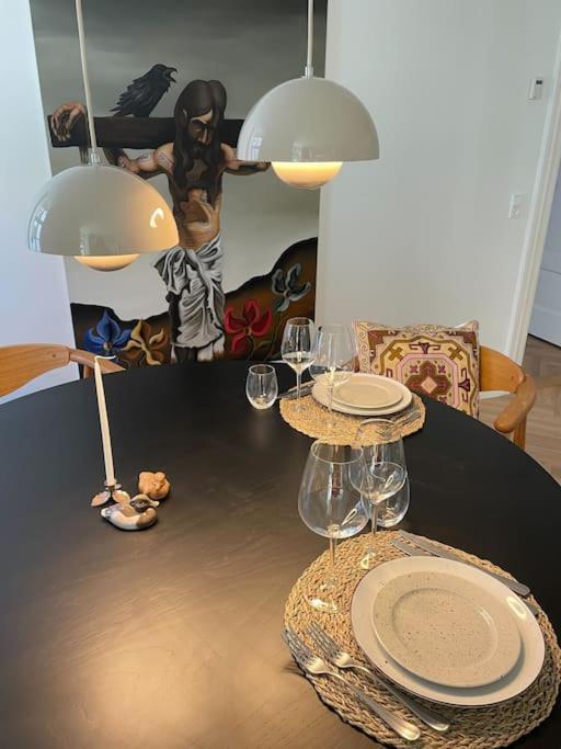 Nyrenoveret Charmerende Lejlighed I Odense C! Apartment Exterior photo