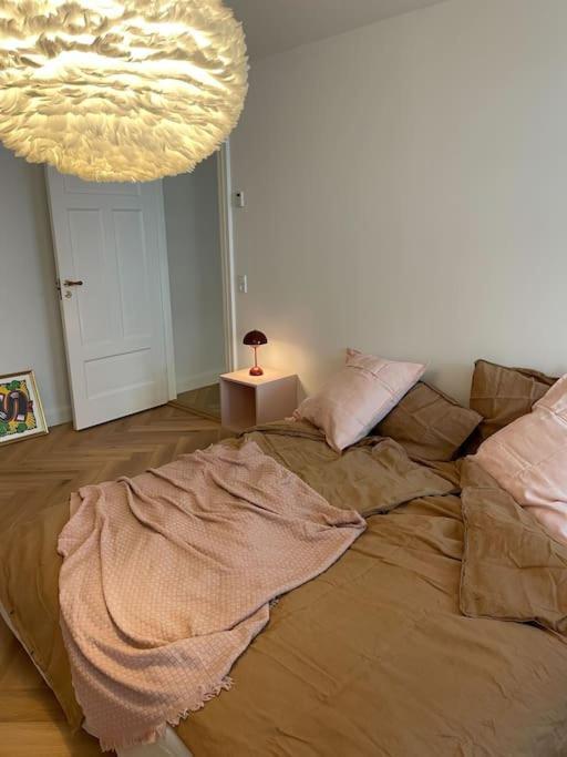 Nyrenoveret Charmerende Lejlighed I Odense C! Apartment Exterior photo